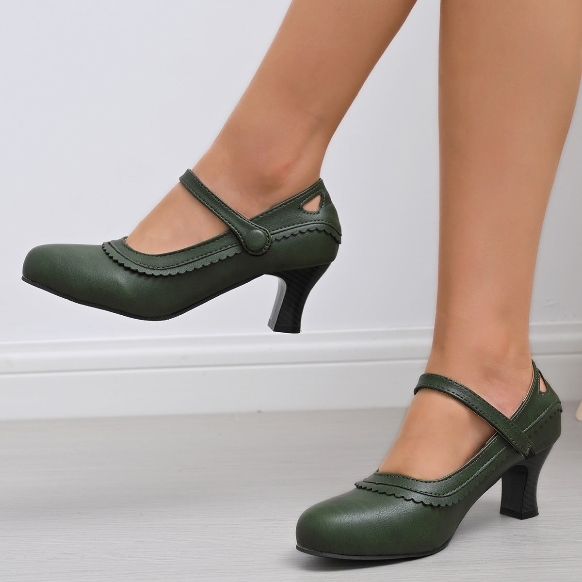 Ava | Classic Scalloped Mary Jane Block Heel Pumps