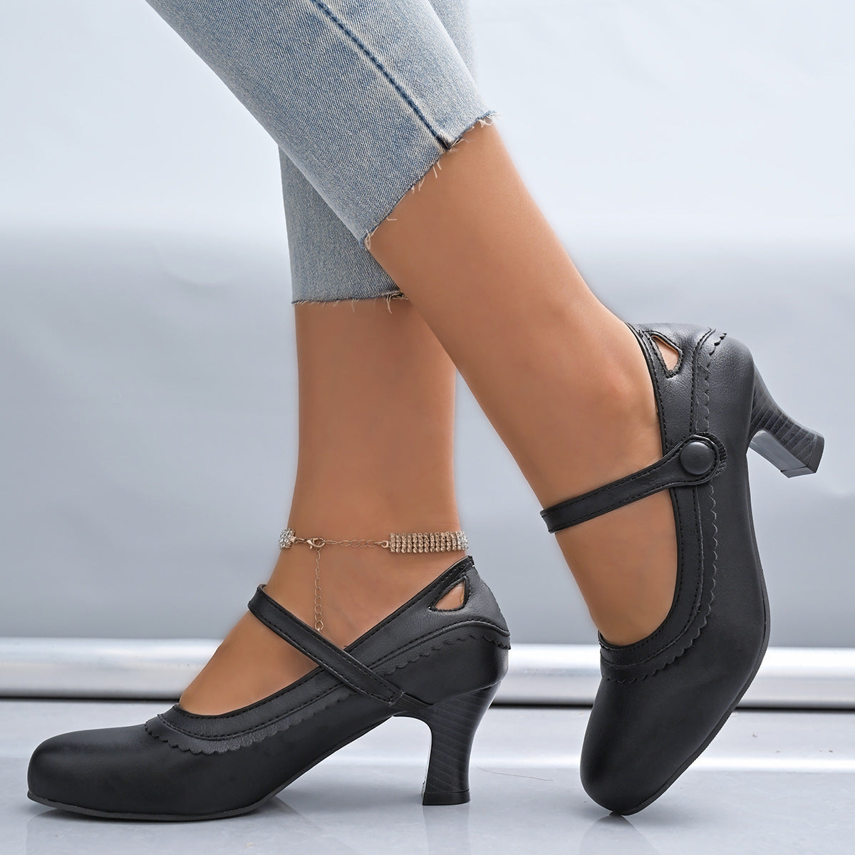 Ava | Classic Scalloped Mary Jane Block Heel Pumps