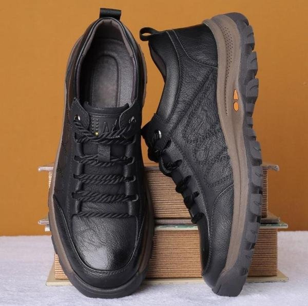 Bobby | Stylish Lace-Up Orthopedic Shoes with Cushioned Sole