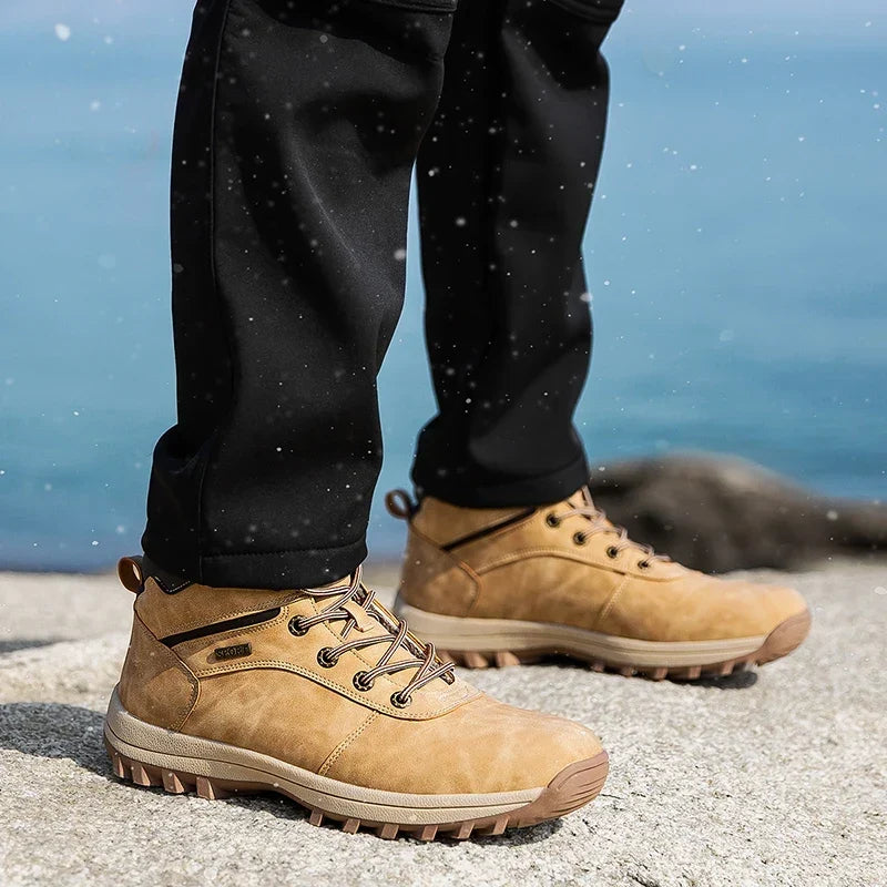 Charlie | Stylish Fur-Trim Winter Hiking Boots for Men