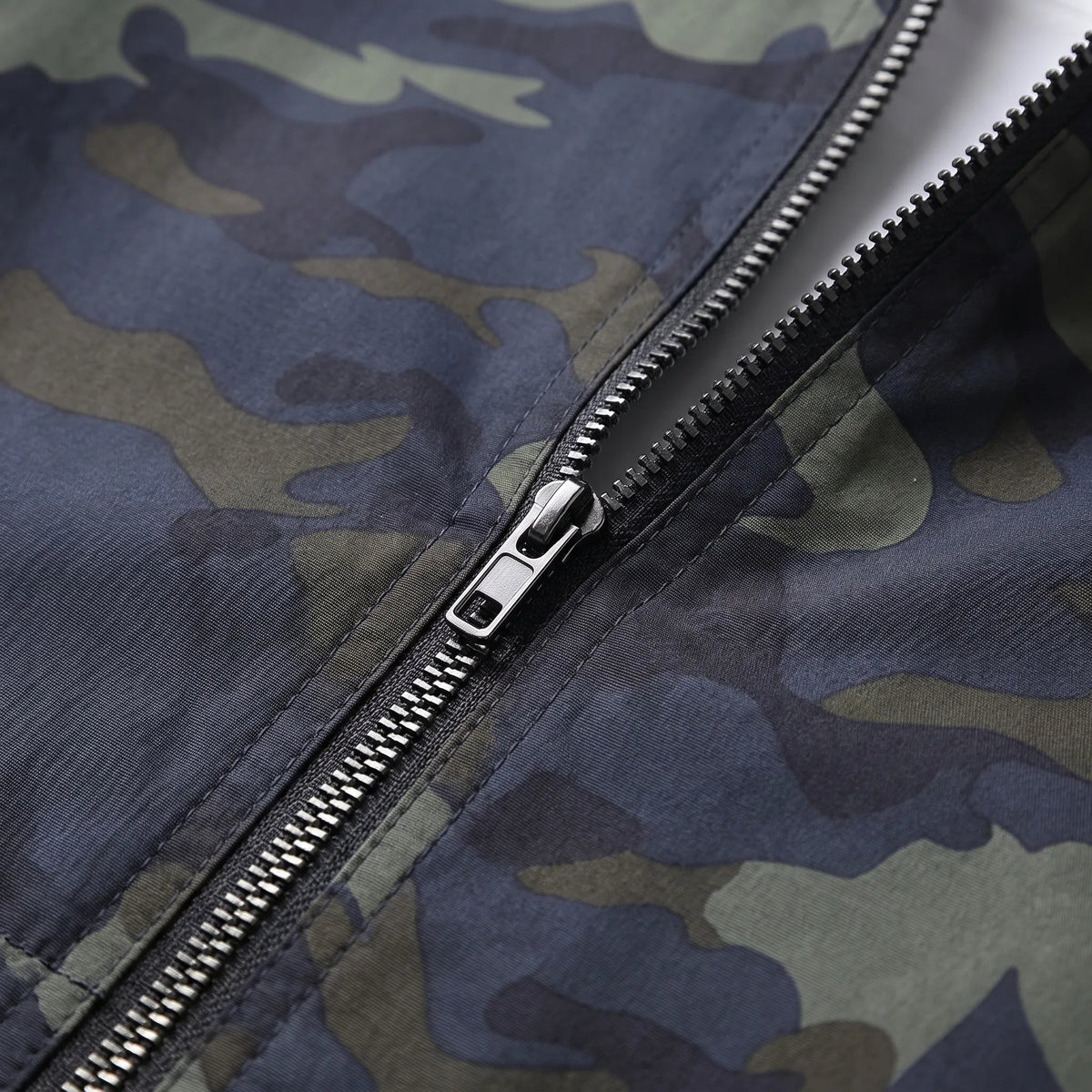 Elijah | Chic Hooded Waterproof Jacket with Camouflage Print