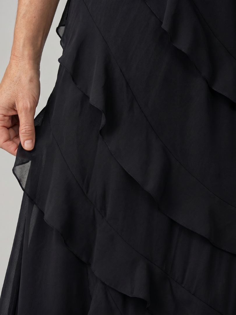 Ellie | Effortless Ruffle Tiered Christmas Dress Maxi