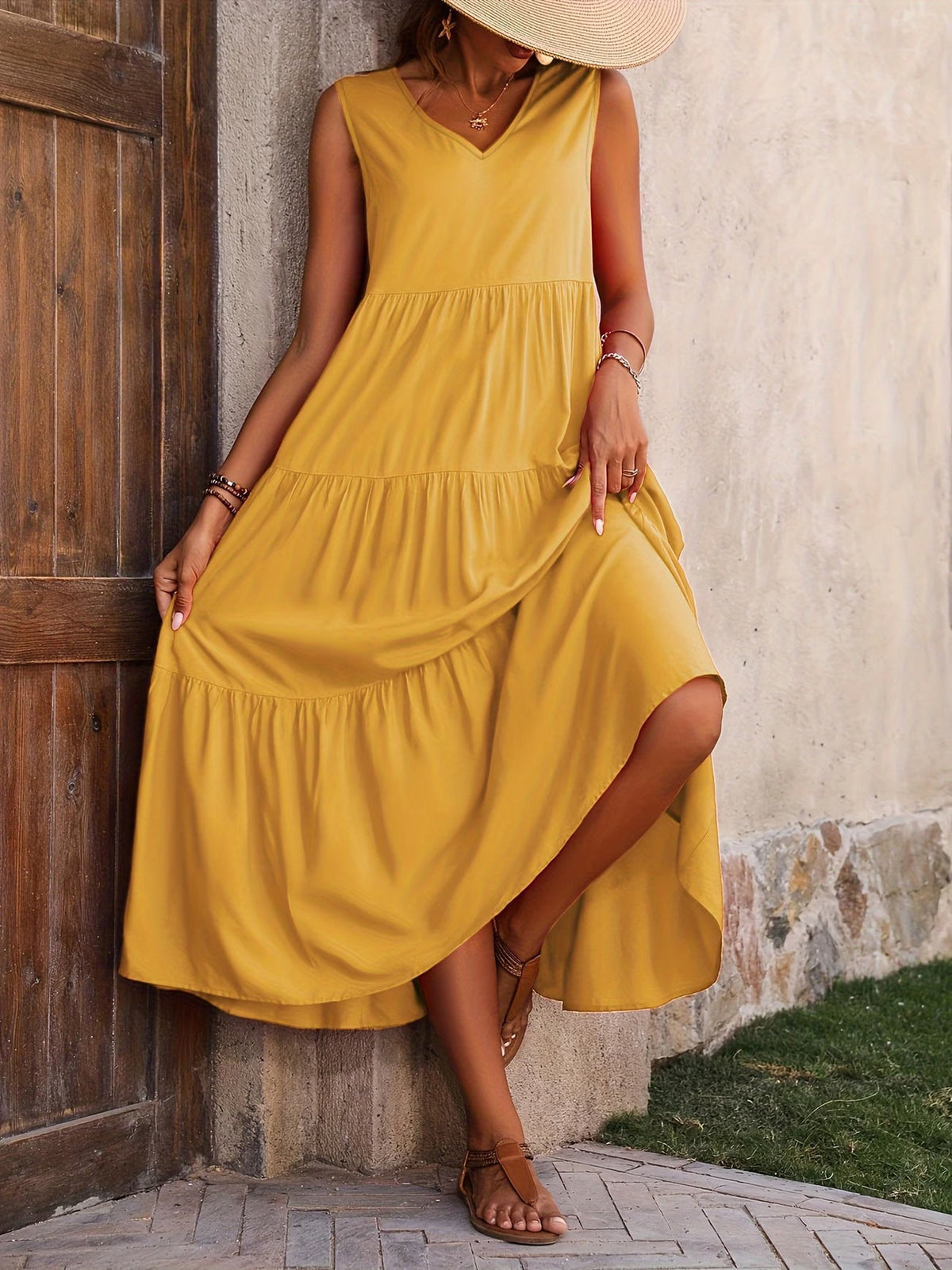 Elsie | Classic Tiered V-Neck Maxi Christmas Dress