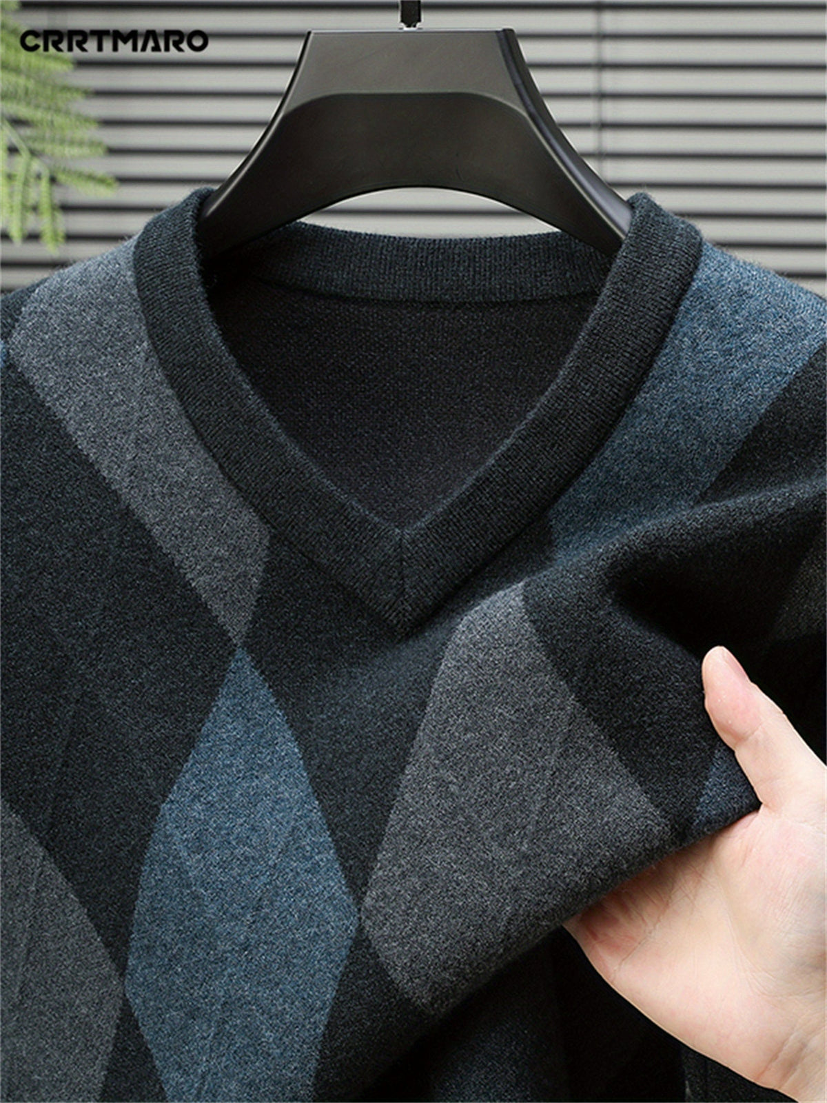 Finn | V-Neck Mens Argyle Jumper