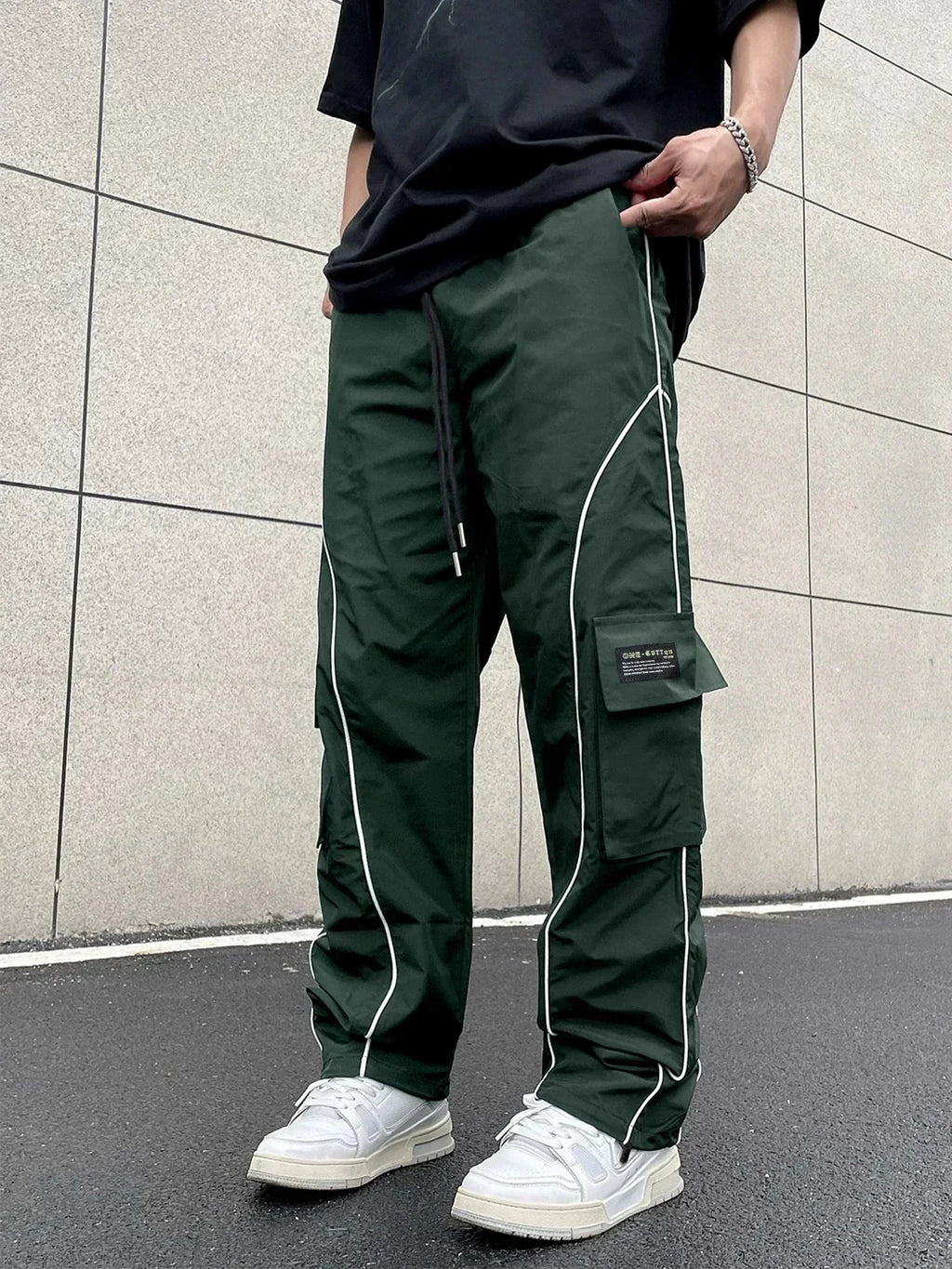 Henry | Timeless Loose-Fit Cargo Trousers with Contrast Piping