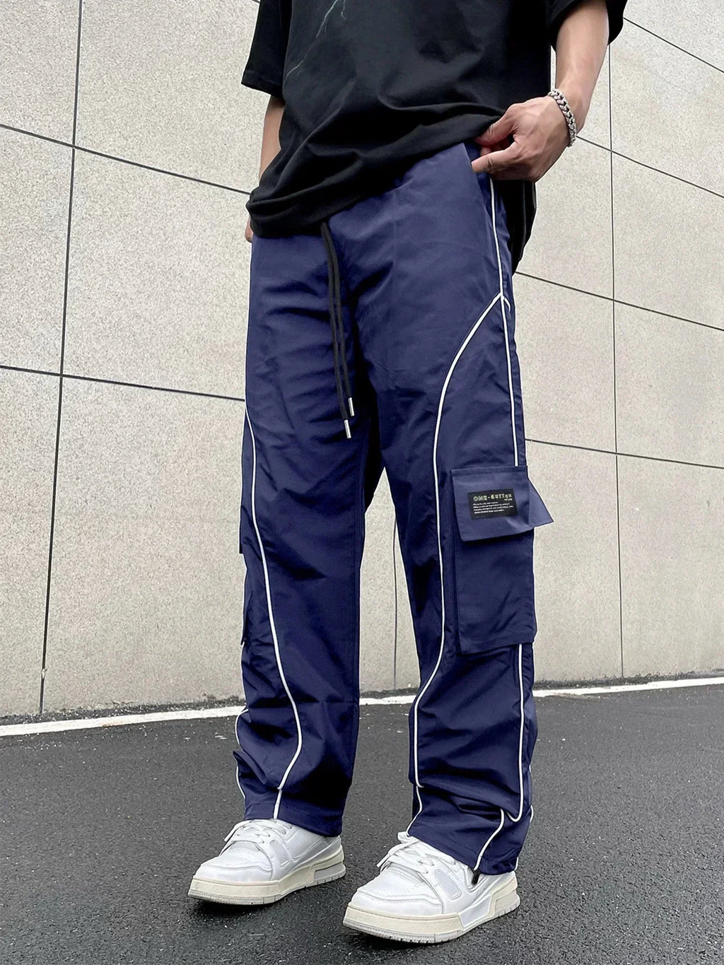 Henry | Timeless Loose-Fit Cargo Trousers with Contrast Piping
