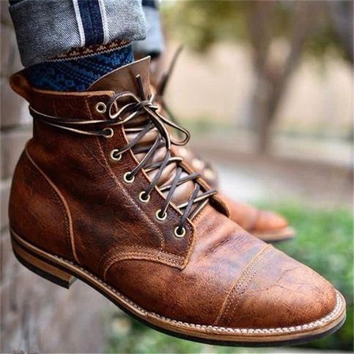 Hugo | Elegant Cap-Toe Lace-Up Mens Boots