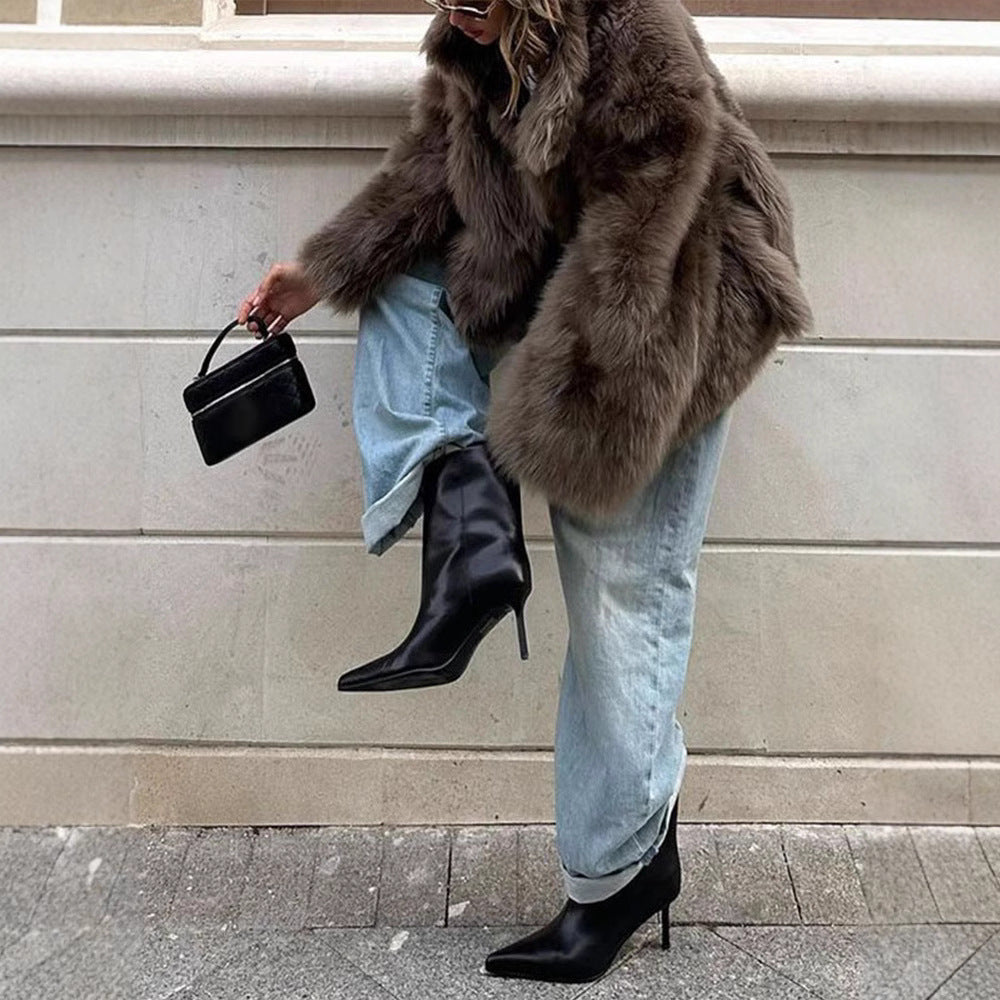 Lara | Graceful Wide Collar Faux Fur Coat