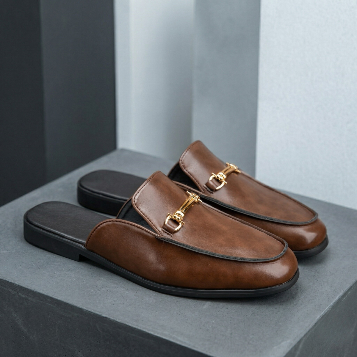 Musa | Polished Horse-Bit Buckle Mule Slippers
