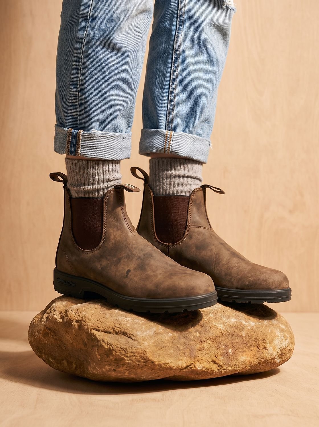 Oakley | Stylish Slip-On Chelsea Mens Boots