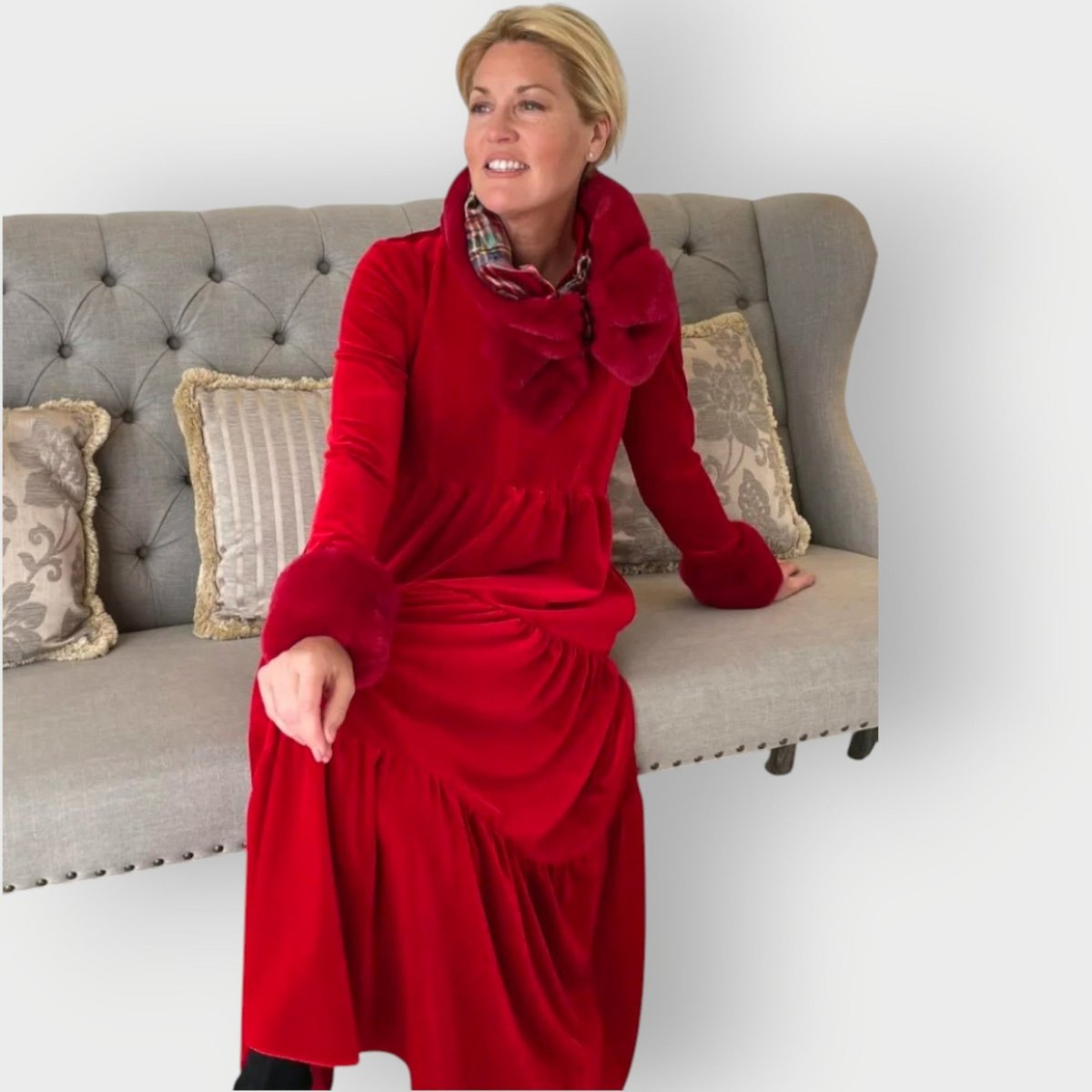 Robyn | Effortless Tiered V-Neck Christmas Dress