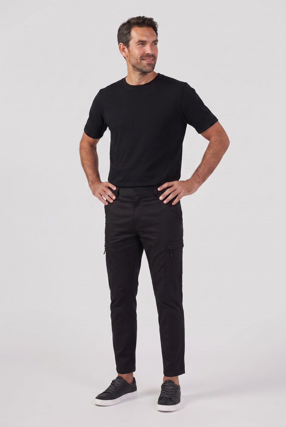 Rory | Sophisticated Tapered Cargo Trousers with Utility Pockets