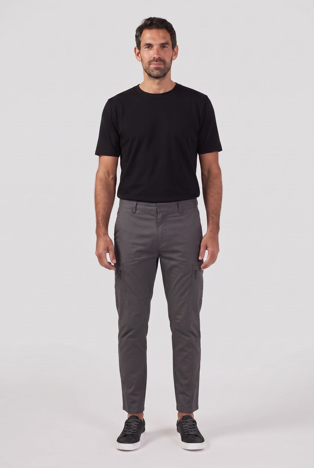 Rory | Sophisticated Tapered Cargo Trousers with Utility Pockets
