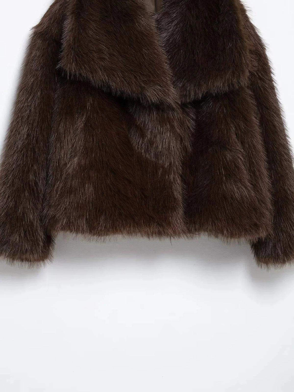 Rose | Effortless Cropped Faux Fur Coat with Oversized Collar