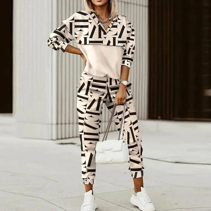 Sara | Effortless Zip-Up Tracksuit with Patterned Panel Joggers
