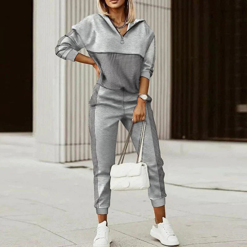 Sara | Effortless Zip-Up Tracksuit with Patterned Panel Joggers